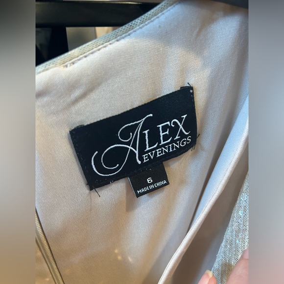 NWT Alex Evenings Sequin 3/4 Sleeve Column Back Split Gown Dress Sz 6 - Picture 2 of 6